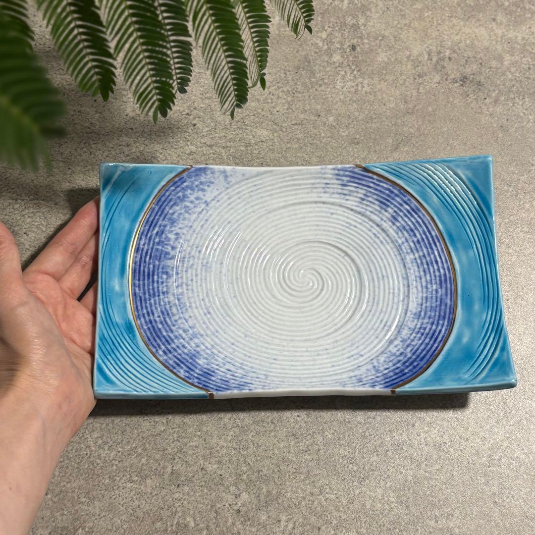 有田焼　波紋　足付き平皿　2枚セット　高台皿　料亭　和食器　水面　青　白　渦巻き