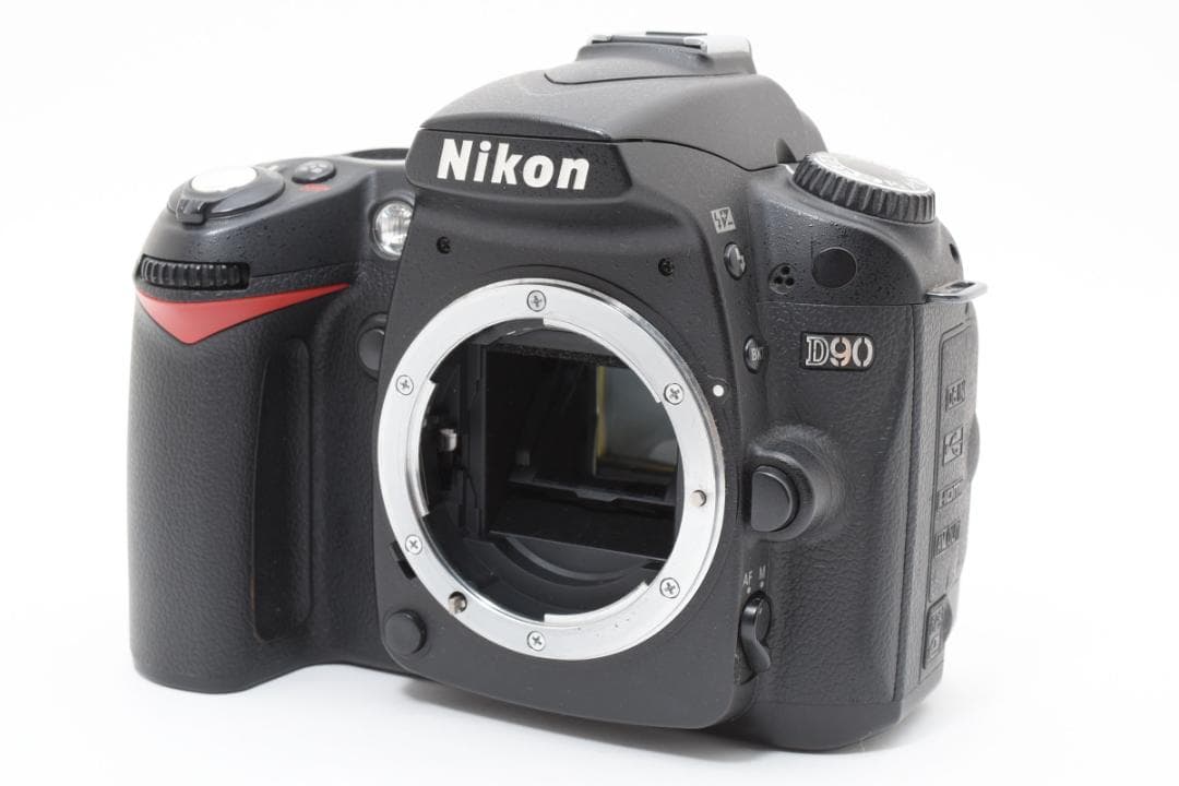 超美品 ニコン D90 ショット枚数 11636枚 箱付き 説明書付　M654