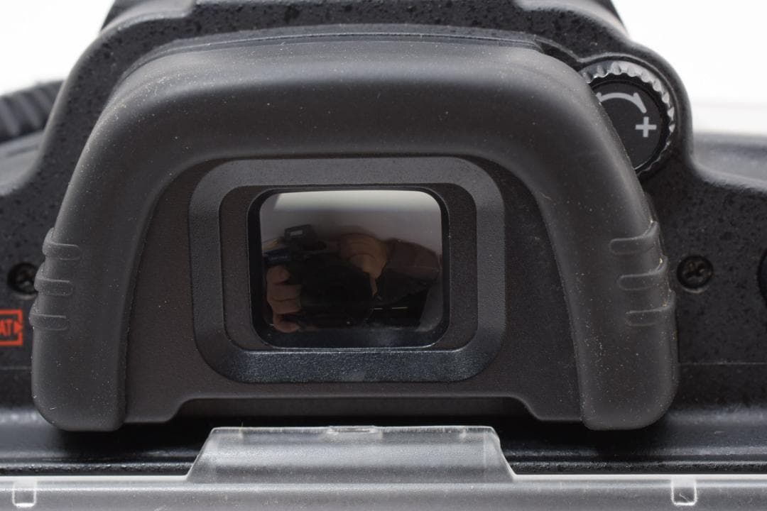 超美品 ニコン D90 ショット枚数 11636枚 箱付き 説明書付　M654