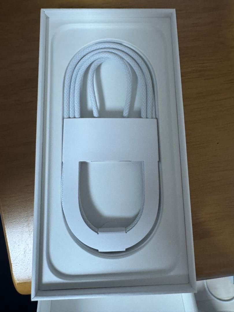 美品　iPhone16 128GB ティール　SIMフリー　MYDV3J/A