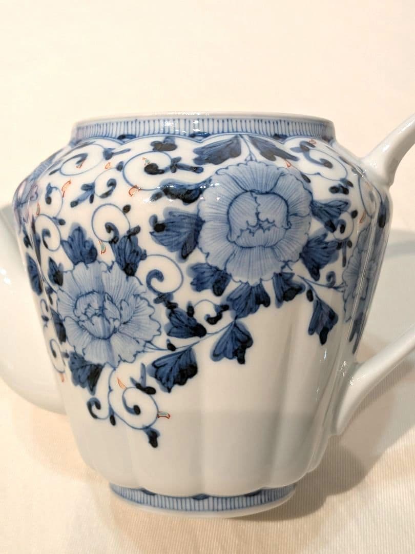 九谷焼　藍九谷【宮内庁御用達】　山本長左　唐草牡丹　ポット　急須箱付き