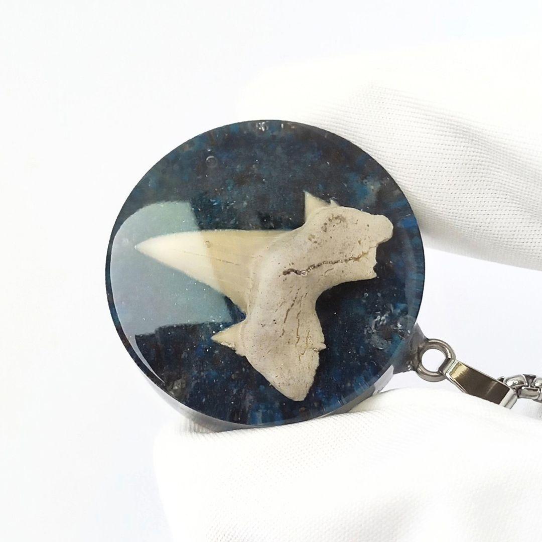 オルゴナイト｜魔除け・幸運・精神強化・目標達成など｜サメの歯の化石×ラピスラズリ