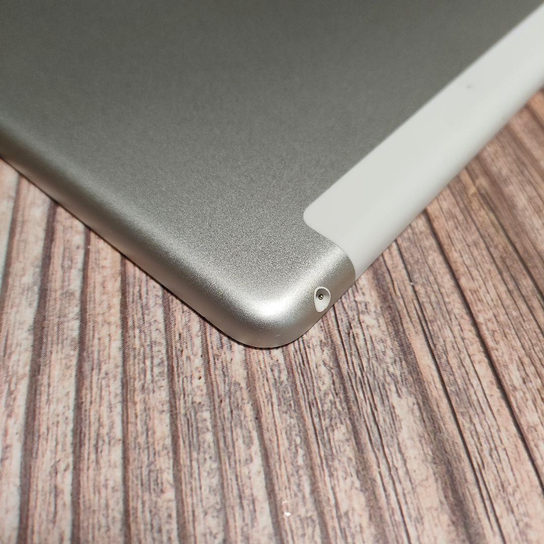 iPad 第6世代 32GB シルバー SIMフリー 超美品 バッテリー96%