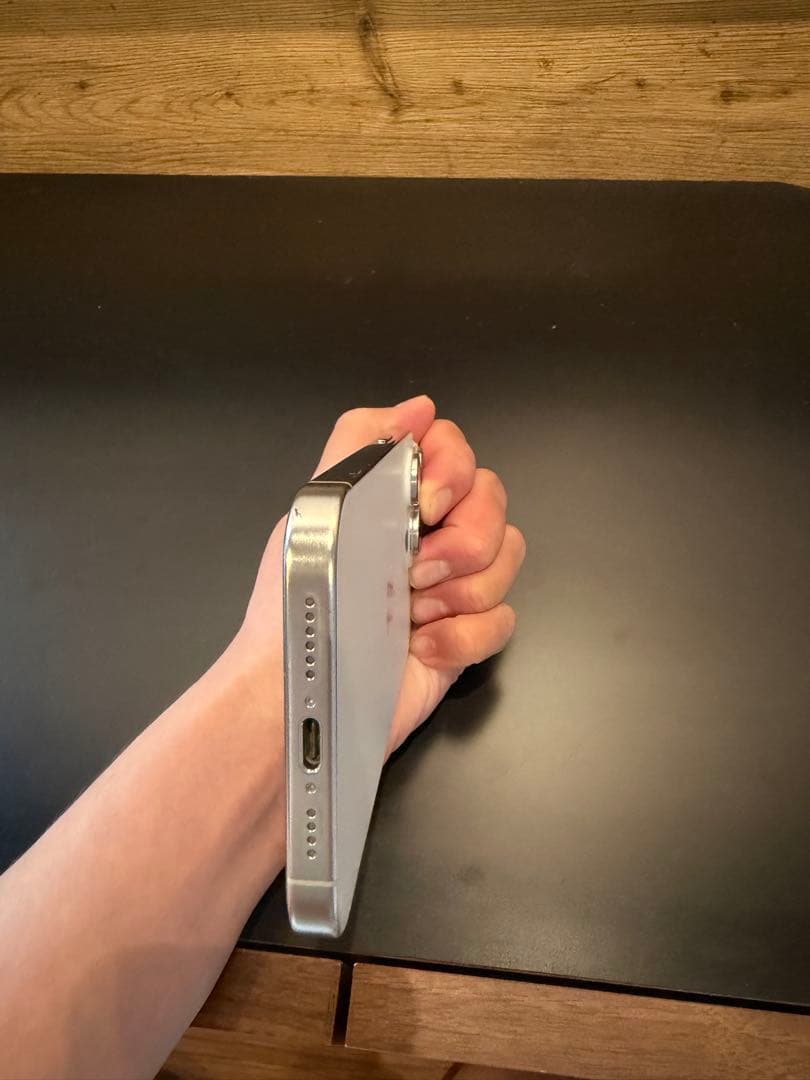 Apple iPhone 15 Pro Max 256G 背面傷あり