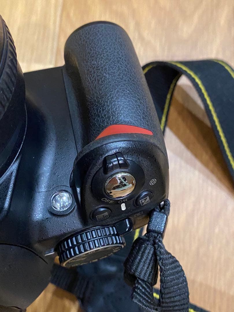 Nikon D3100 デジタル一眼　AF-S 18-135 動作品