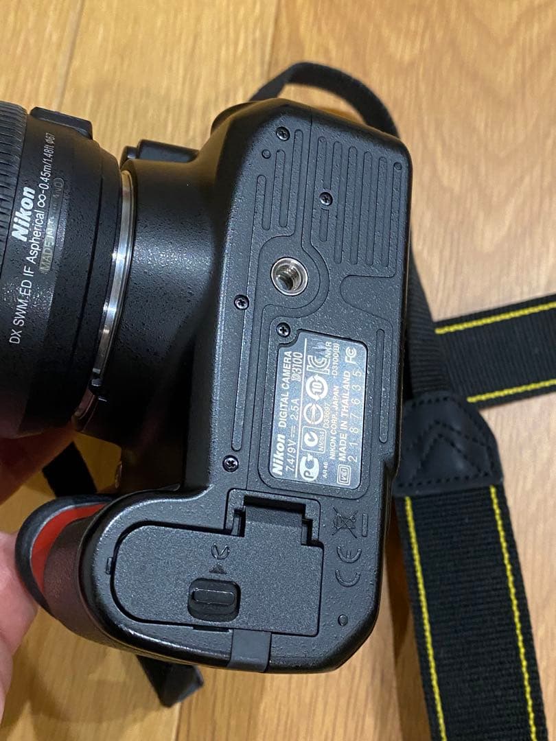 Nikon D3100 デジタル一眼　AF-S 18-135 動作品