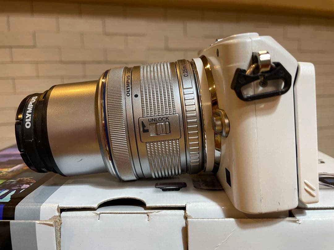 OLYMPUS PEN light E-PL6 ミラーレス一眼レフ　カメラ