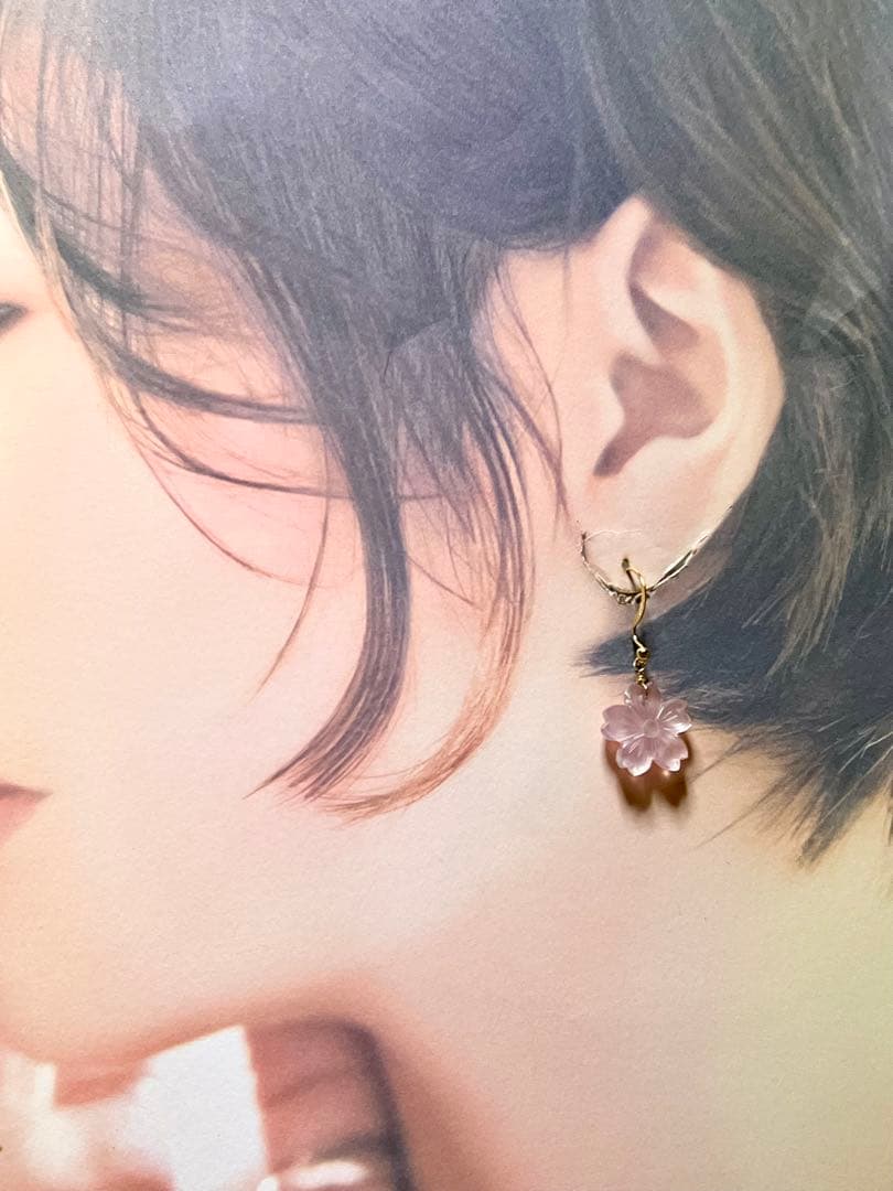 あんみ❤️桜　カービング　マザーオブパール　トリプレット　14kgf ピアス