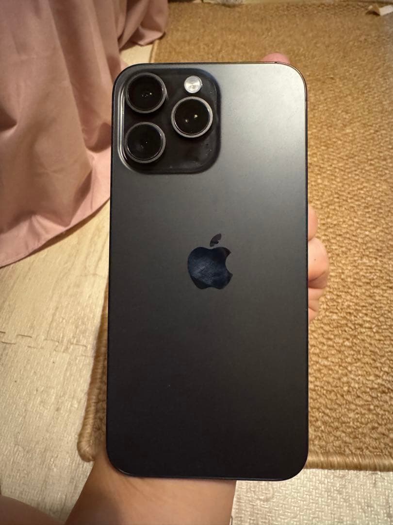 海外版iPhone 15 Pro Max 1TB,極美品,バッテリーは96％