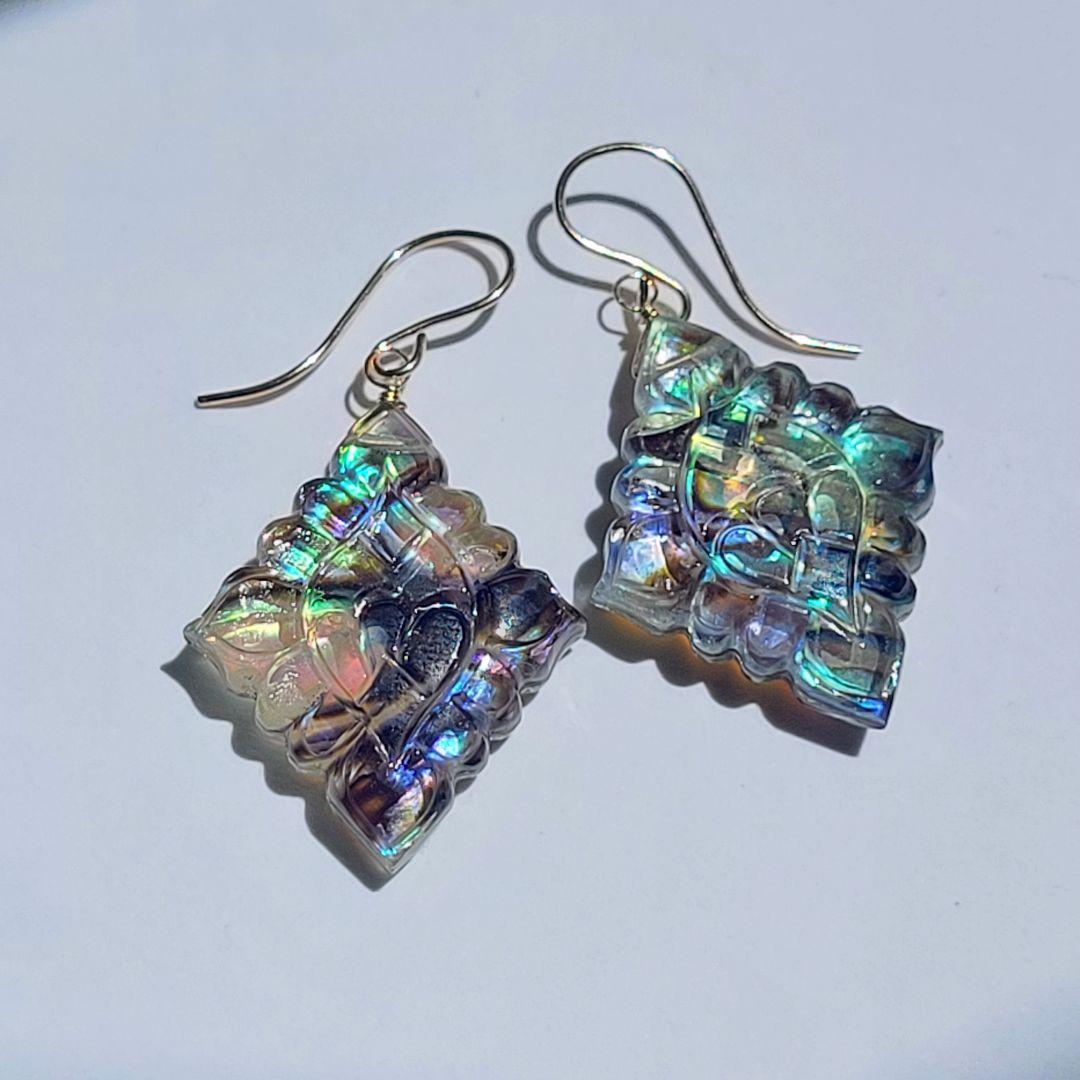 ポメころび様 アバロンシェル 水晶 カービングピアス