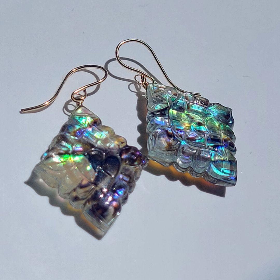 ポメころび様 アバロンシェル 水晶 カービングピアス