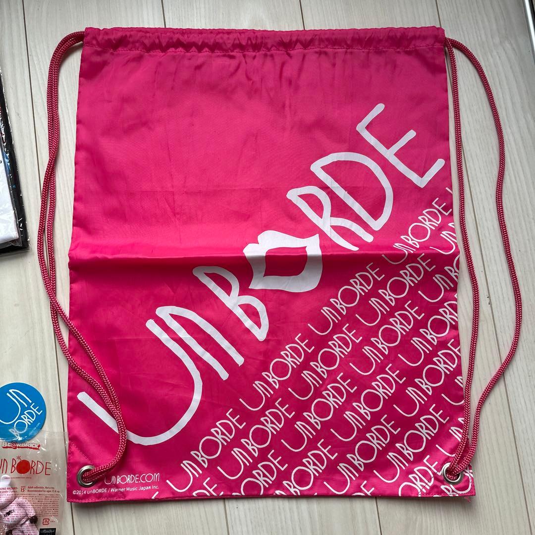 unBORDE アンボルデ　Tシャツ　　缶バッジ　ナップザック等