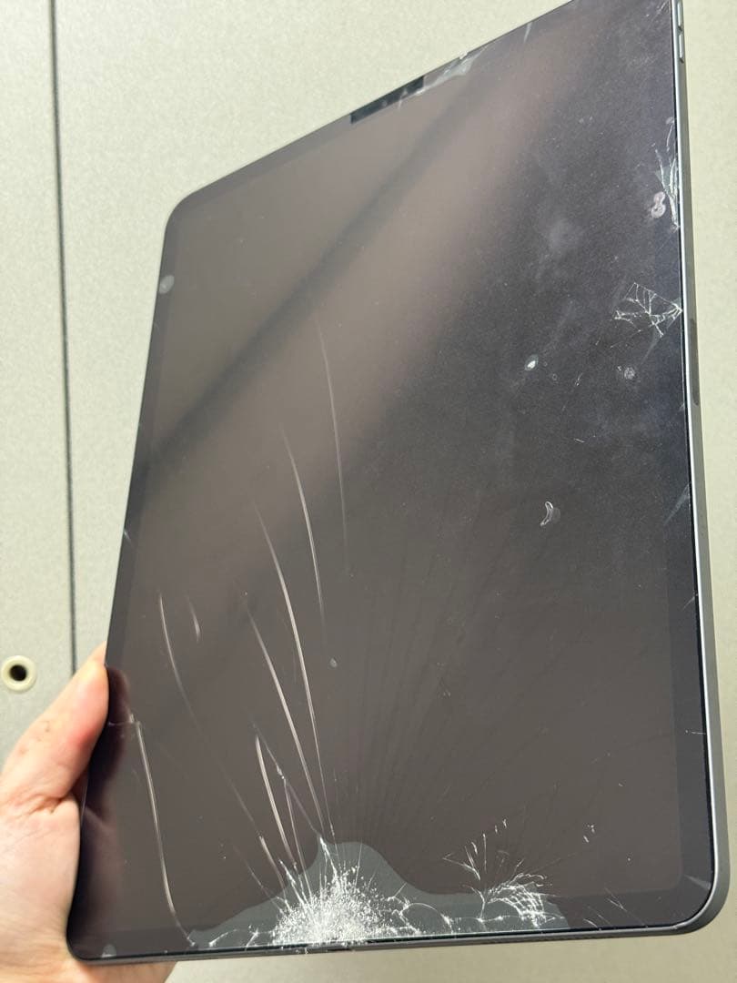 iPad Pro 12.9 第3世代 256GB 画面割れ ジャンク 動作確認済