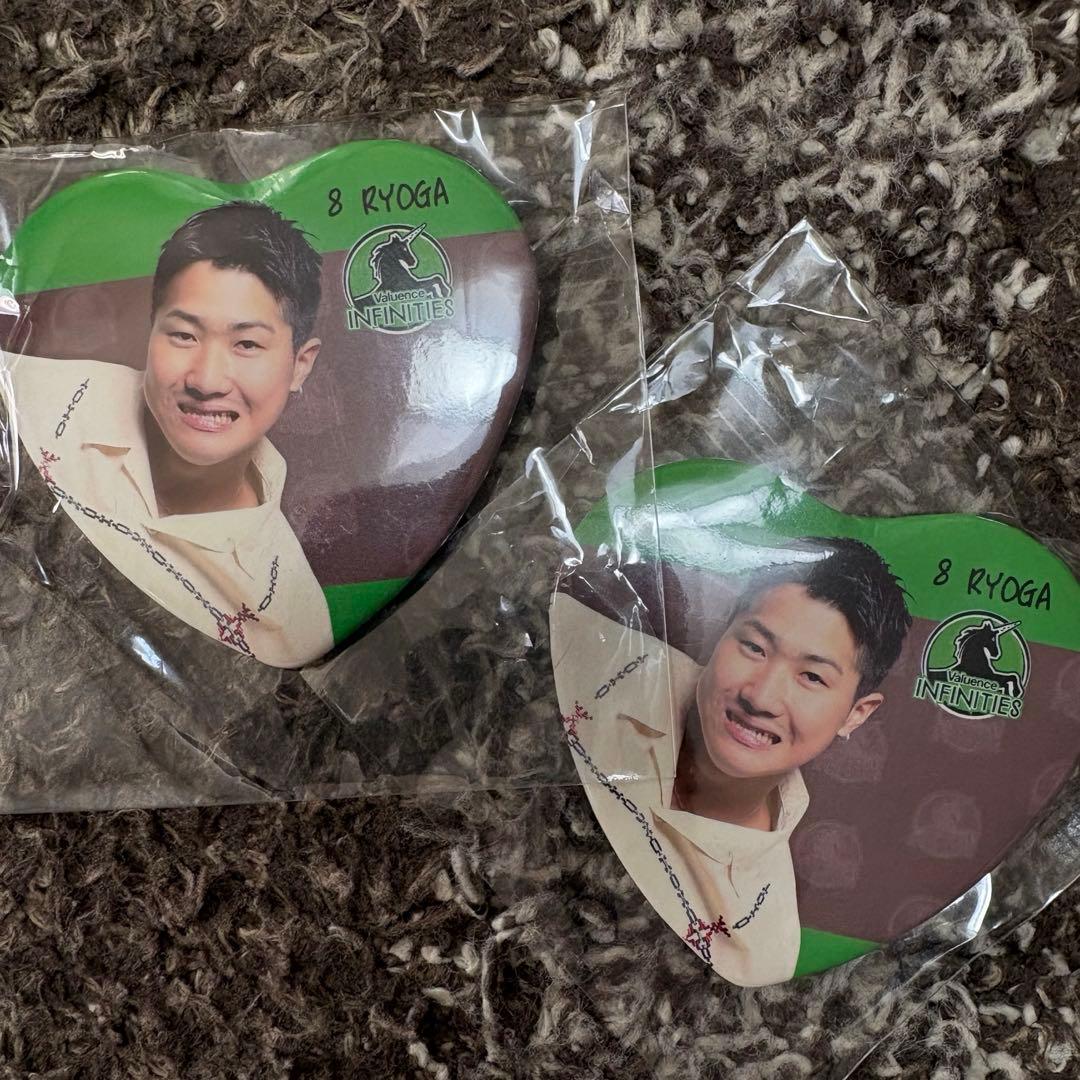 valuence infinites 缶バッチ