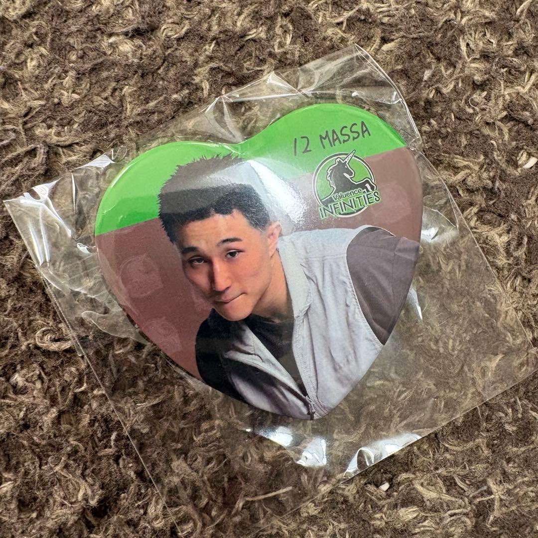 valuence infinites 缶バッチ