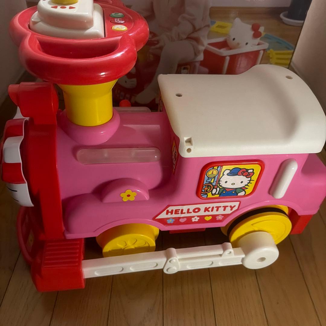 電動乗用　ハローキティ　ポッポトレイン　平成レトロ　希少　レア　玩具　汽車　電車