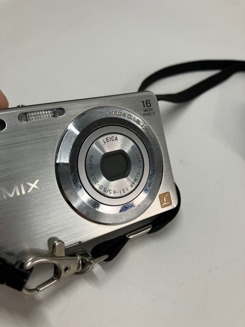 Panasonic LUMIX DMC-FH5 デジタルカメラ シルバー