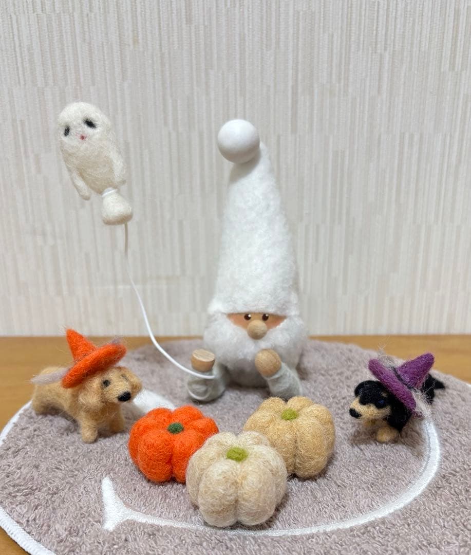 くるみ様　羊毛フェルト　ミニチュアダックス　ブラックタン　ダックスフンド　おばけ