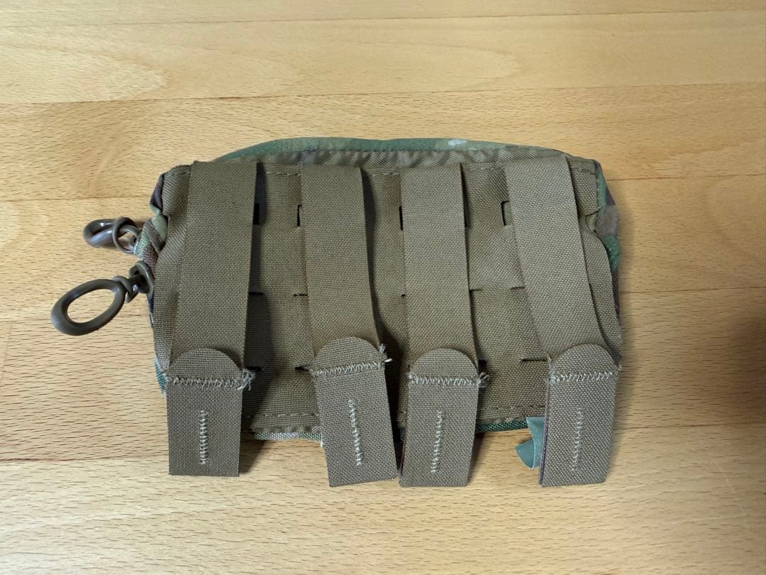 実物　FerroConcepts MOLLE Admin Panelポーチ