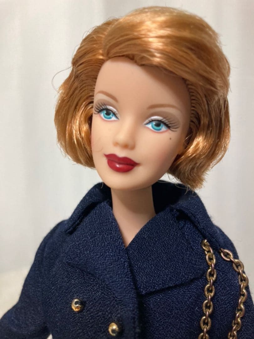 バービー　ボディとアウトフィットをアレンジ　美品