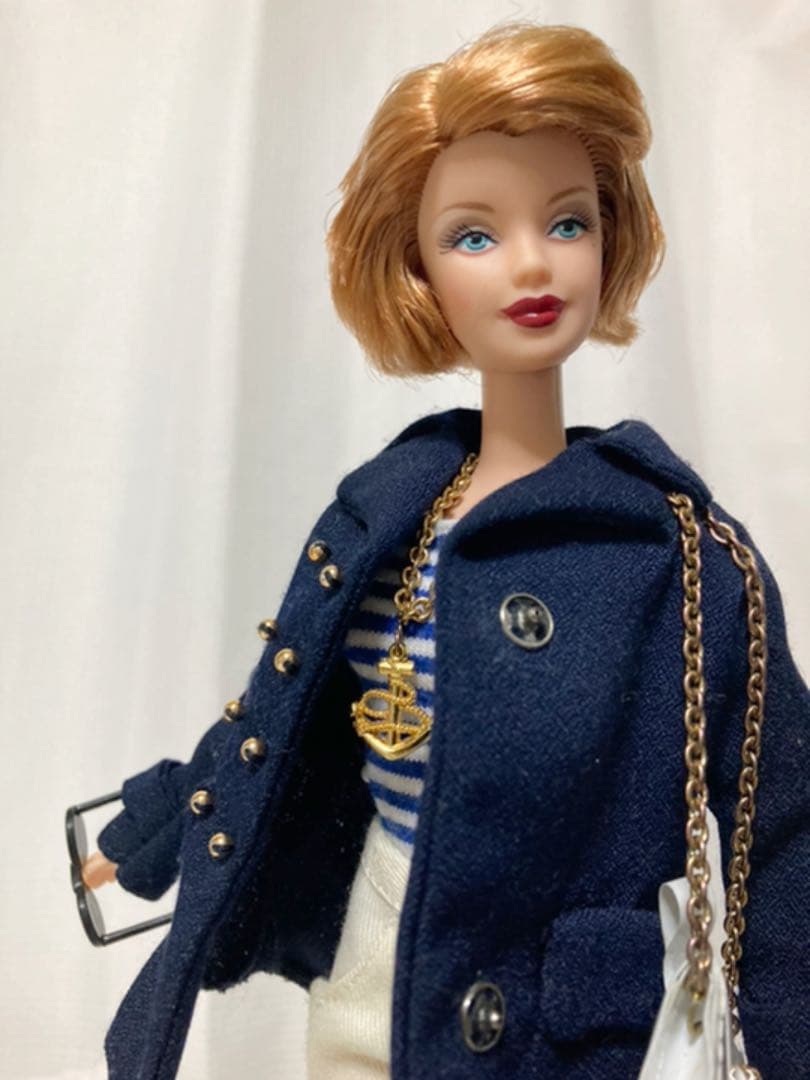 バービー　ボディとアウトフィットをアレンジ　美品