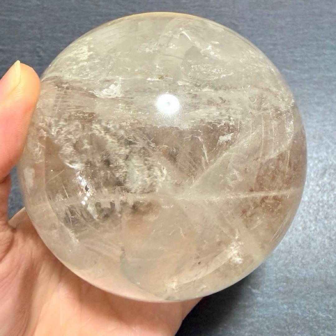 ◆約86mm 大玉！水晶スフィア 天然石鉱物スモーキークォーツ六条模様内包物
