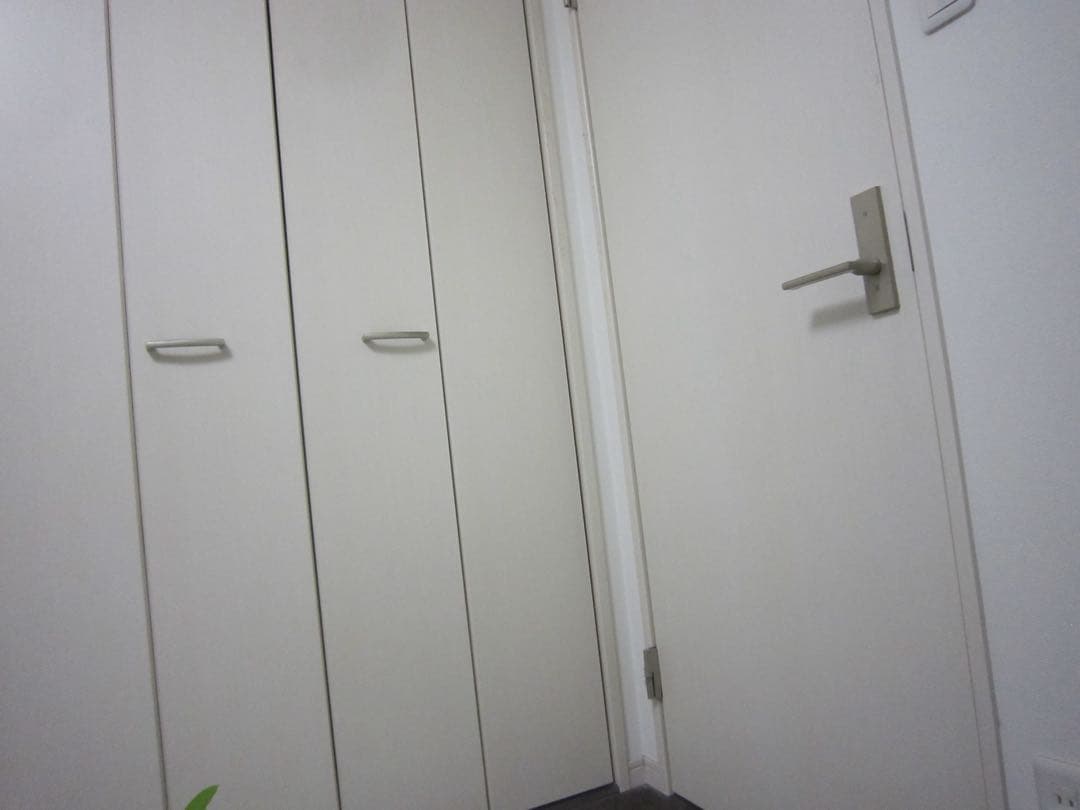 Canon カメラ　IXY 930IS PC1437 充電器　箱　コンデジ　可動