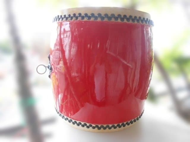 ☆新品未使用(送料無料)39.780円 エイサー大太鼓44cm*48cmバチ付