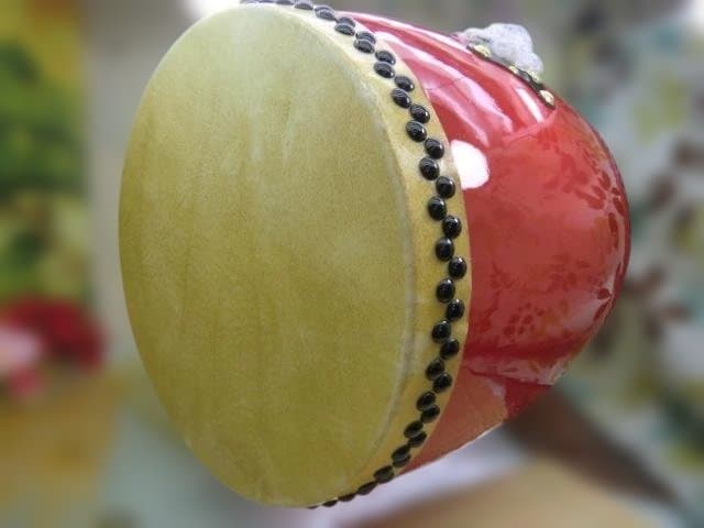 ☆新品未使用(送料無料)39.780円 エイサー大太鼓44cm*48cmバチ付