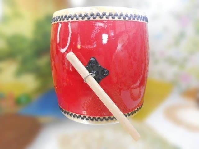 ☆新品未使用(送料無料)39.780円 エイサー大太鼓44cm*48cmバチ付