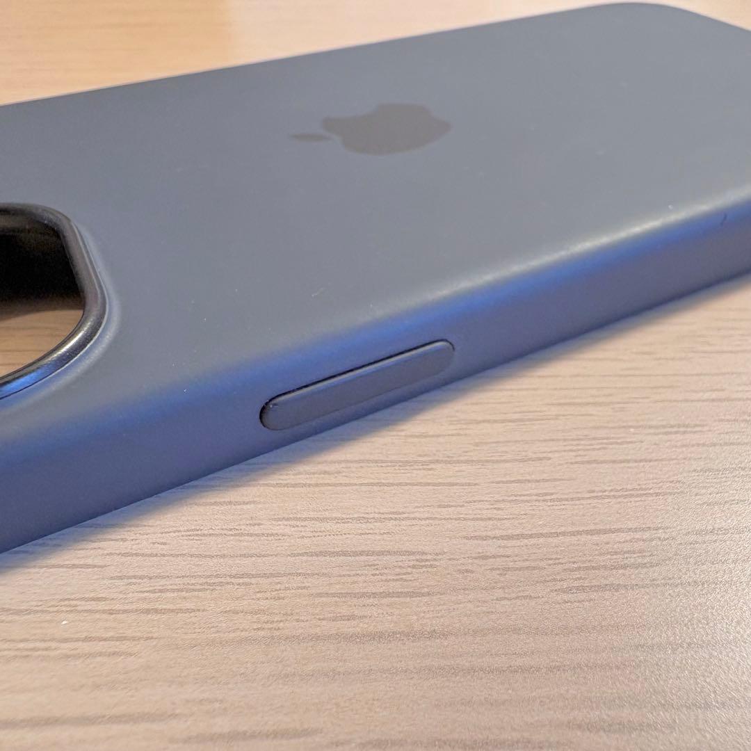 iPhone 15 ブラック 128GB SIMフリー