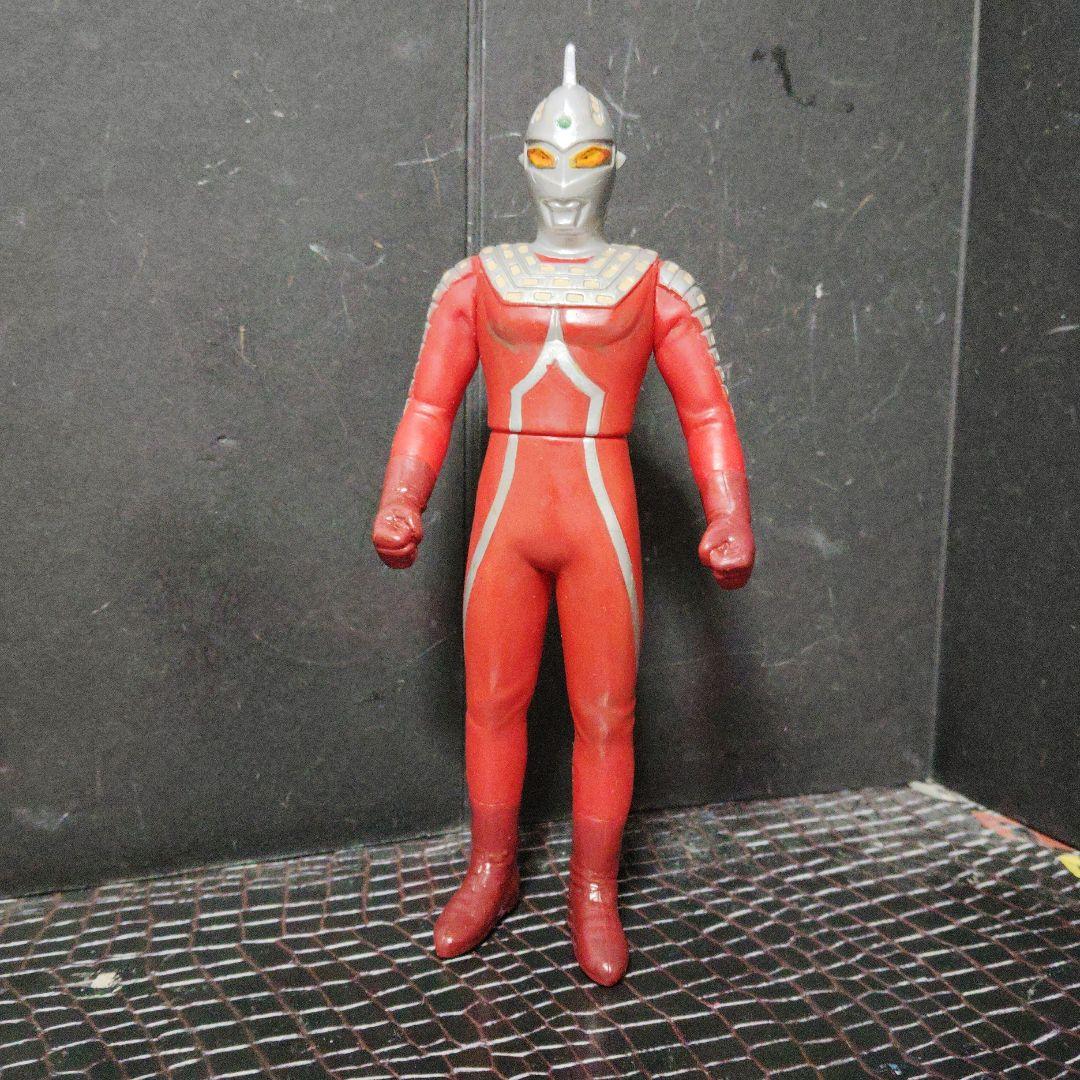 2/28日迄特価ウルトラ怪獣旧型絶ソフビユートム.メトロン.セブン（リアル塗装）