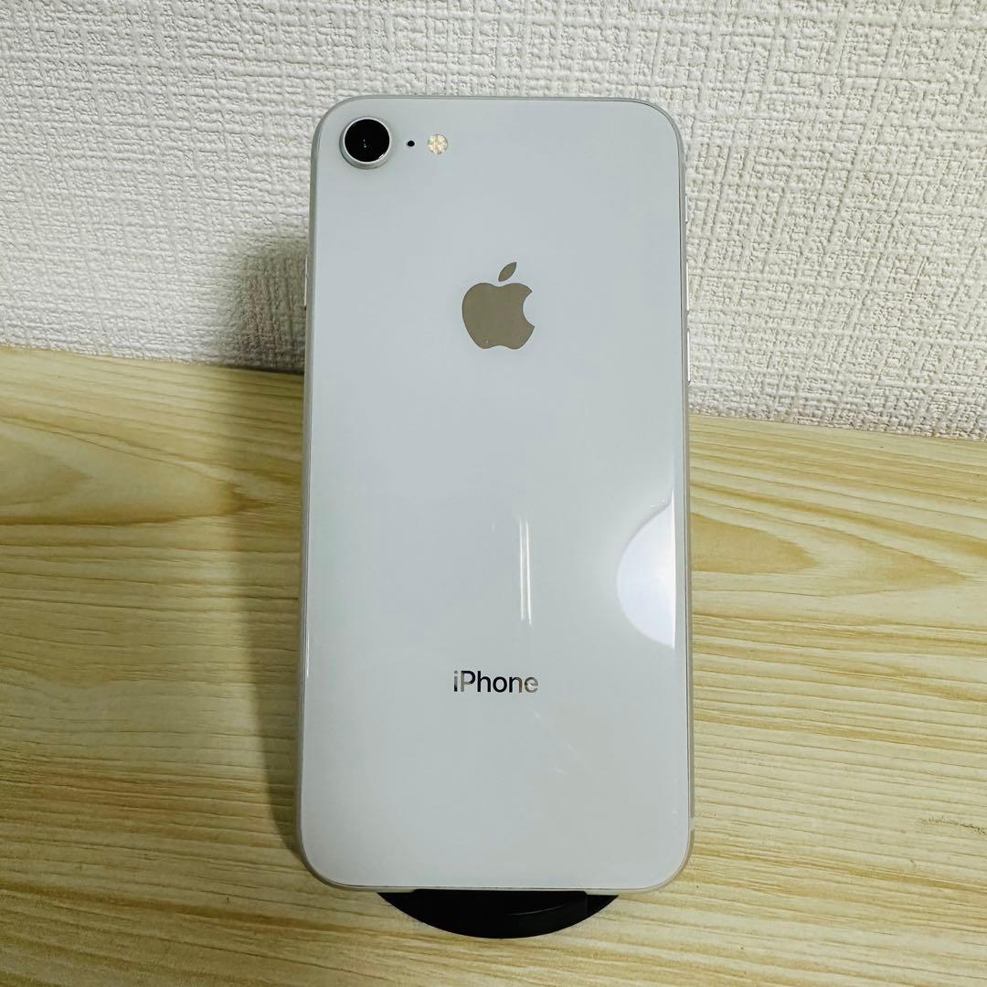 iPhone8 64GB シルバー SIMロック解除済