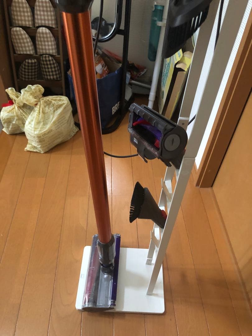 ダイソン　掃除機　ダイソンSV12コードレスクリーナー　コードレス掃除機