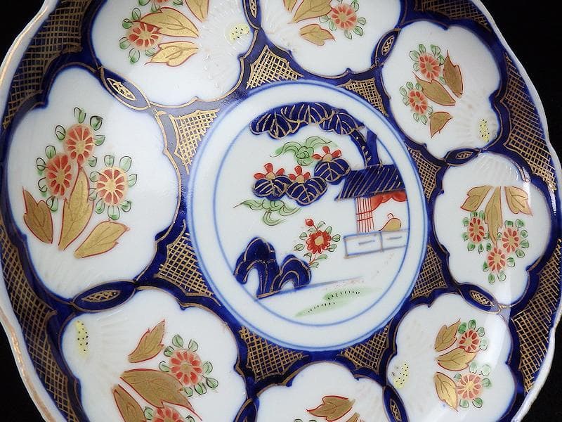 古伊万里　金襴手　陽刻　窓絵　花の図　８寸皿　E109AS-fbfq