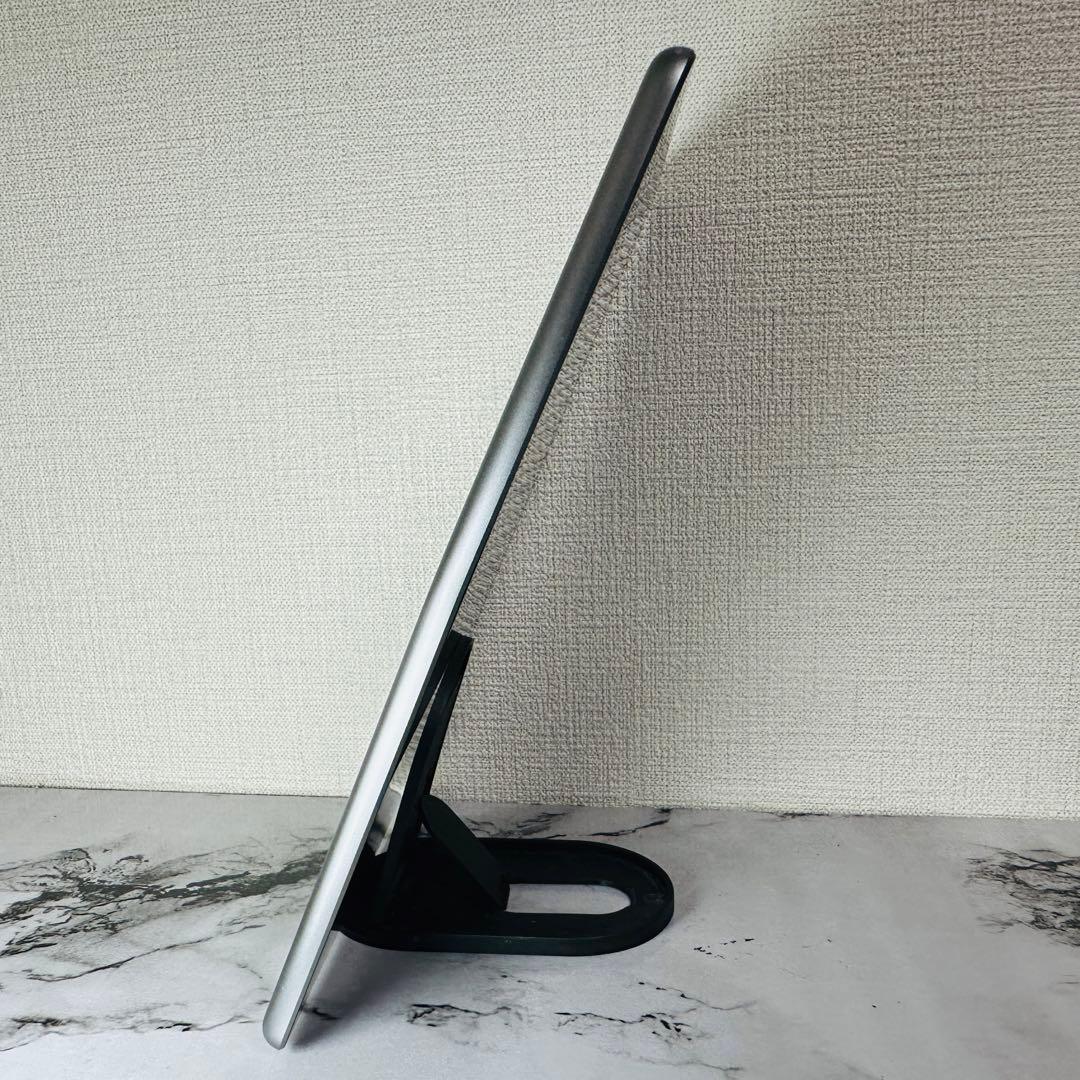 iPad 第5世代 32GB Wi-Fi + Cellular
