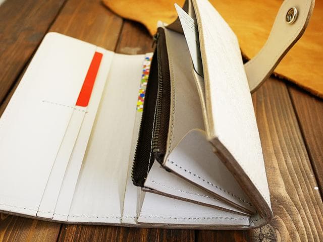 ペイズリー柄 ヌメ革 3つ折りバイカーズ レザーウォレット タンロー