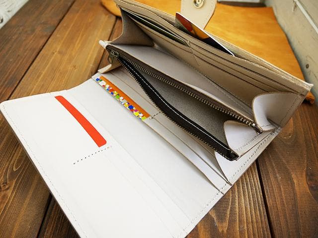 ペイズリー柄 ヌメ革 3つ折りバイカーズ レザーウォレット タンロー