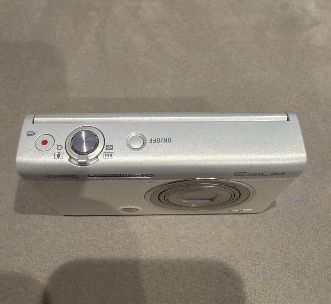 デジタルカメラ CASIO EX-ZR260
