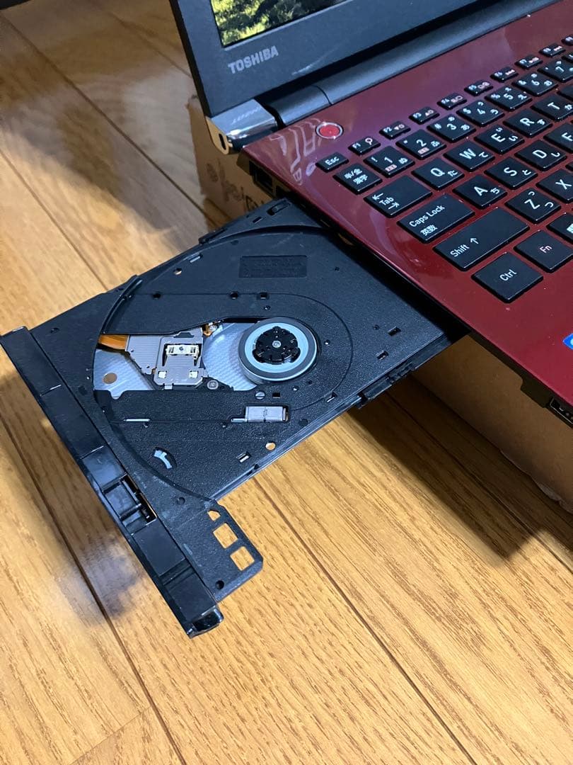 東芝ノートパソコン dynabook P1-T4KP-BR