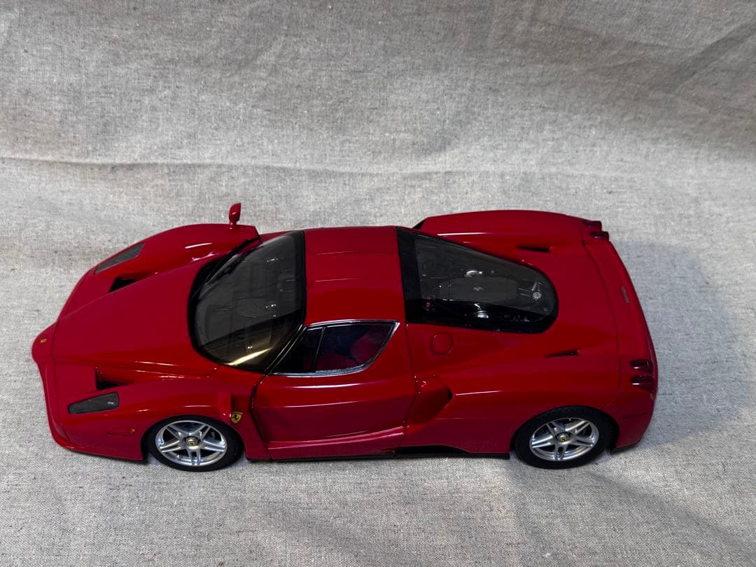 ミニカー Ferrari Enzo 1/18