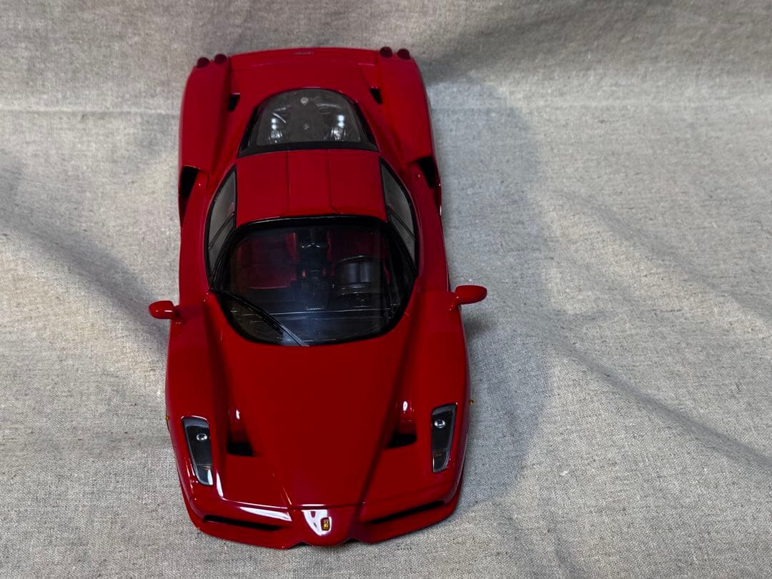 ミニカー Ferrari Enzo 1/18