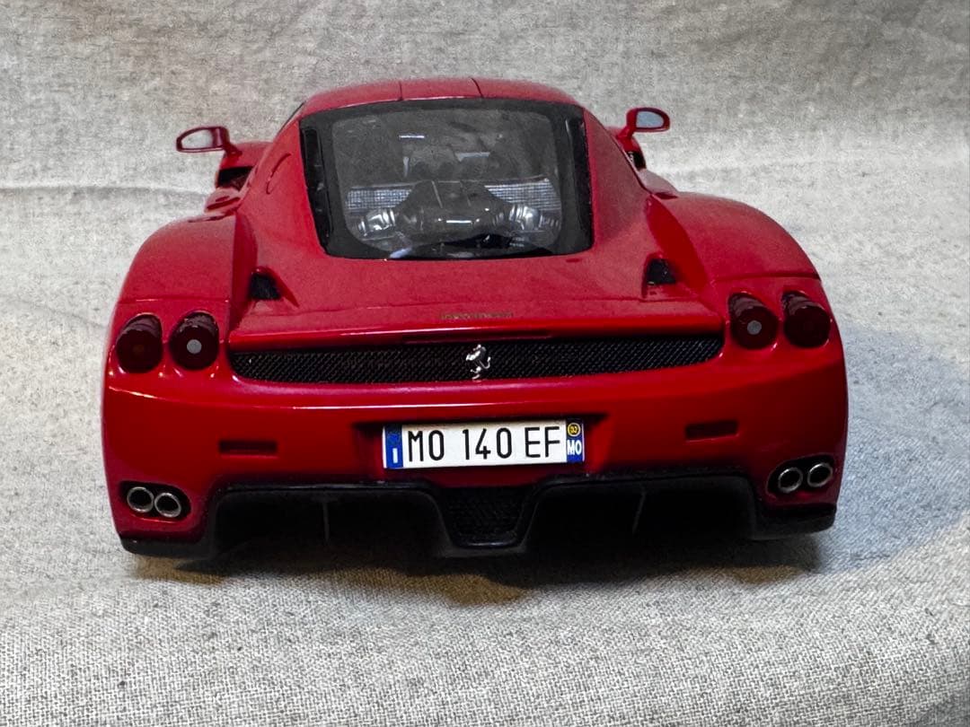 ミニカー Ferrari Enzo 1/18
