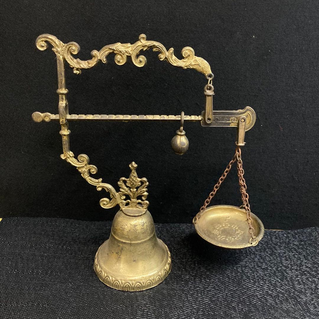 真鍮製の天秤