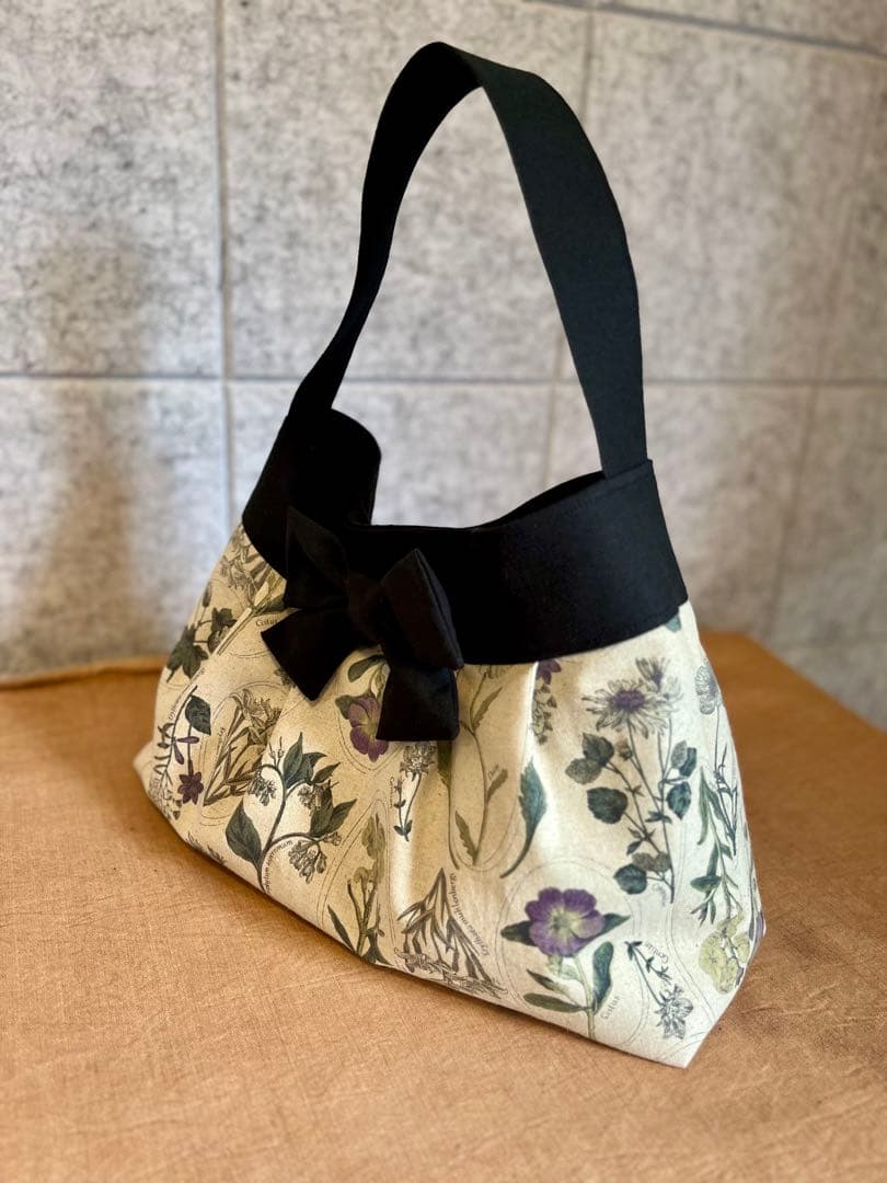 ハンドメイド⭐︎リボンワンピースとお揃いでワンハンドルバッグも⭐︎