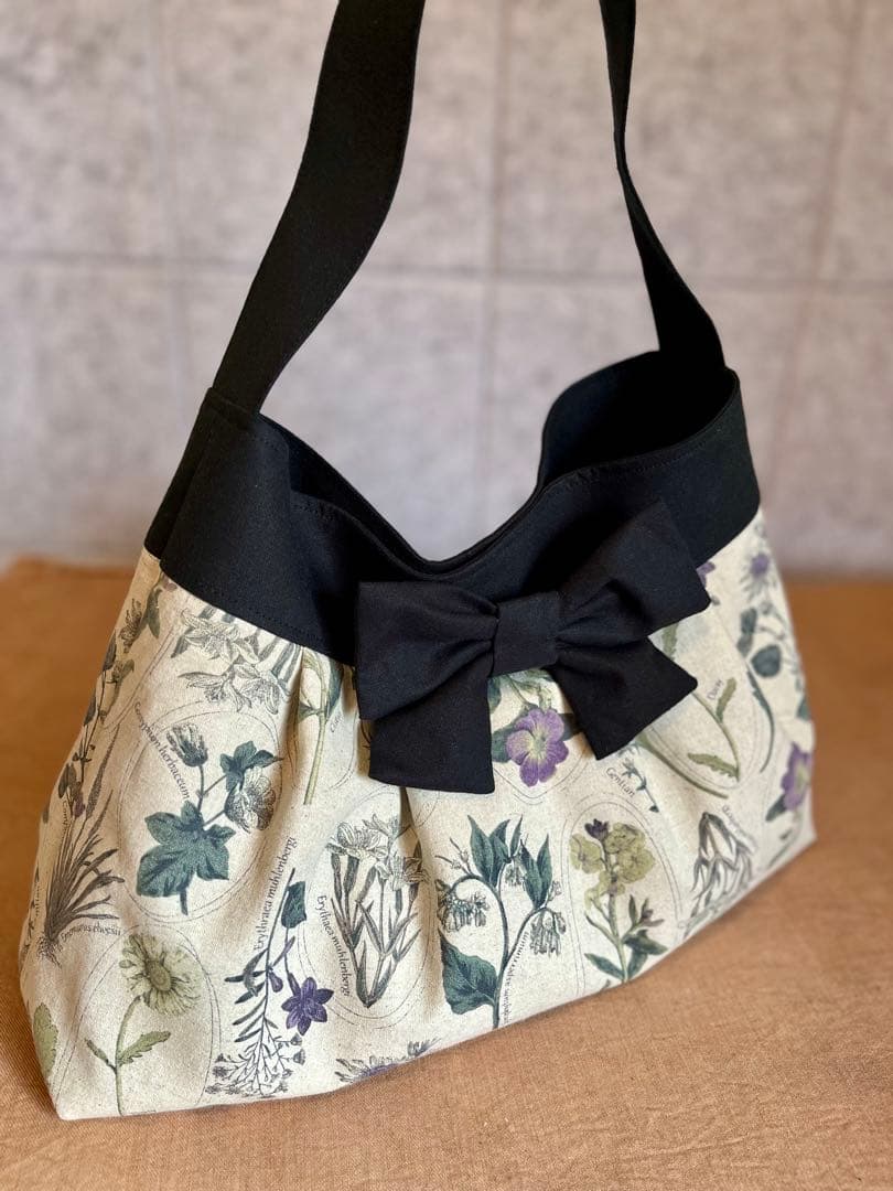 ハンドメイド⭐︎リボンワンピースとお揃いでワンハンドルバッグも⭐︎