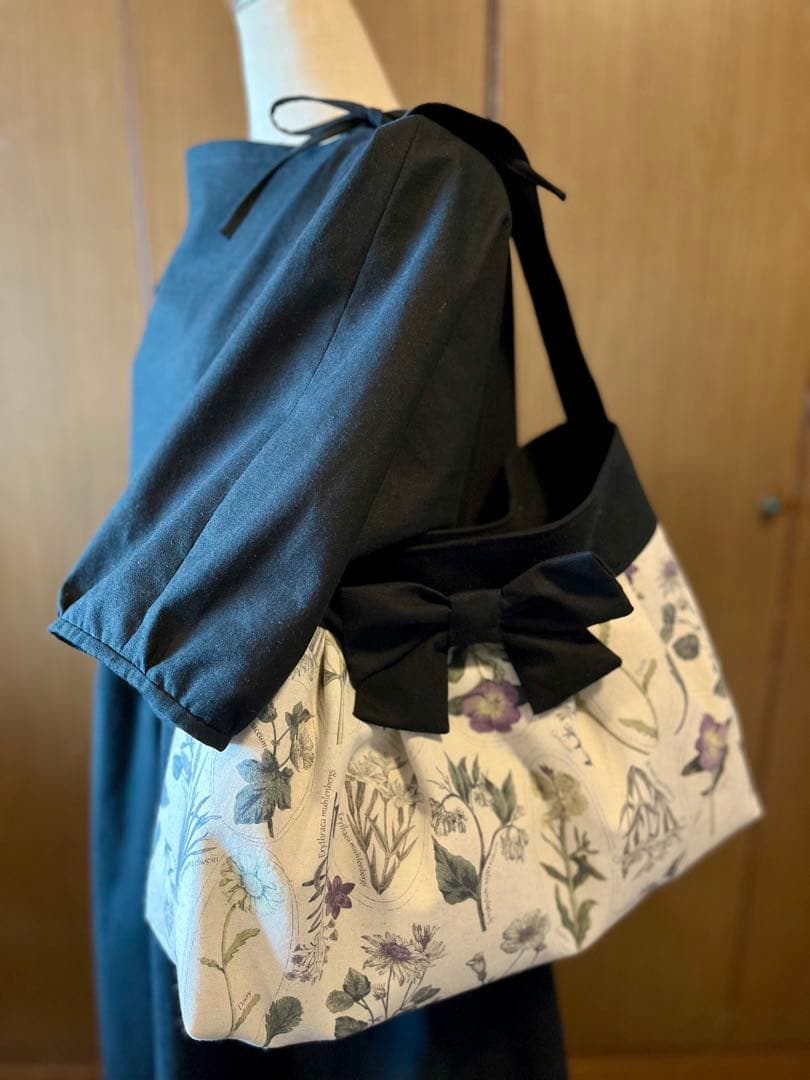 ハンドメイド⭐︎リボンワンピースとお揃いでワンハンドルバッグも⭐︎
