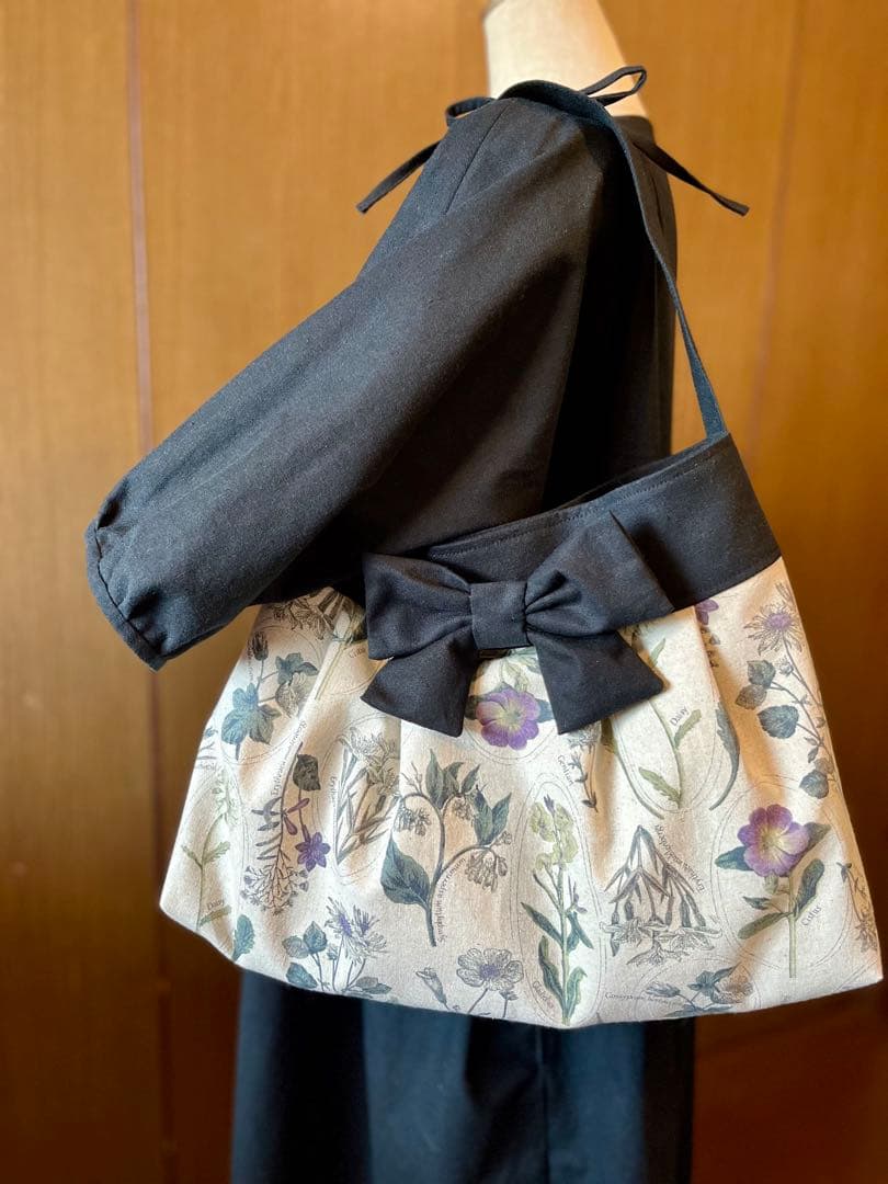 ハンドメイド⭐︎リボンワンピースとお揃いでワンハンドルバッグも⭐︎