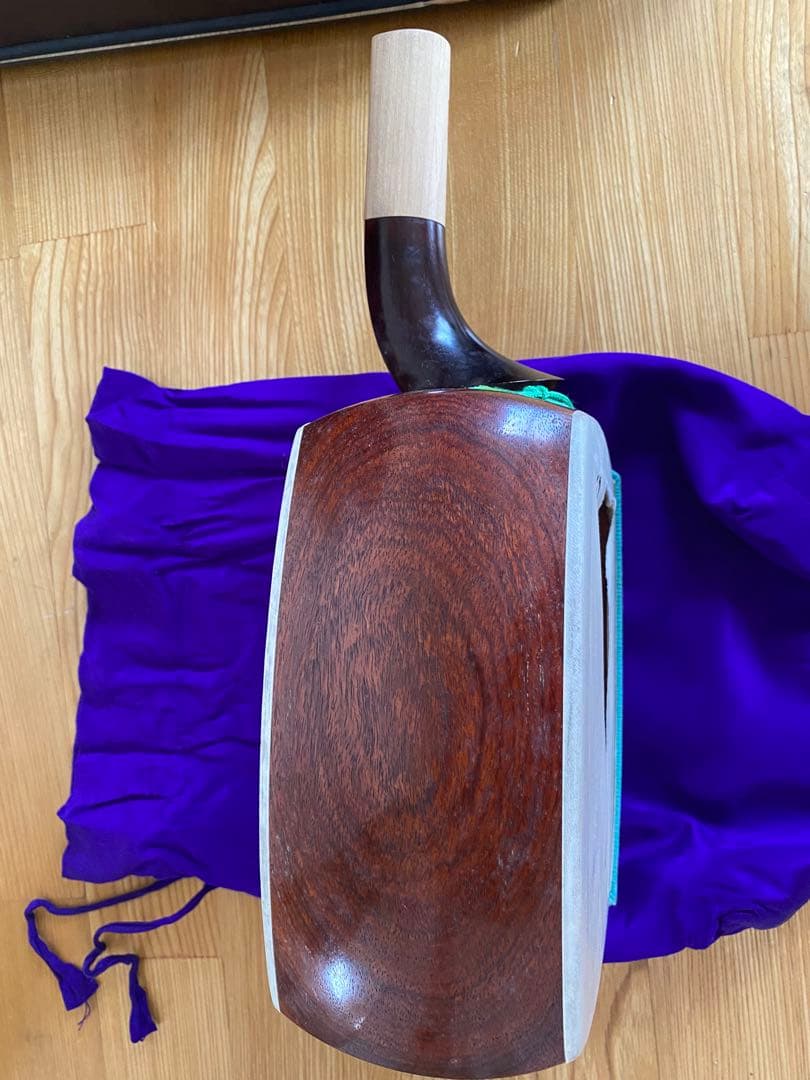 三味線本体とキャリングケース