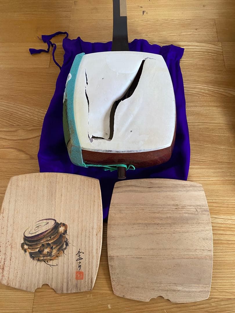 三味線本体とキャリングケース